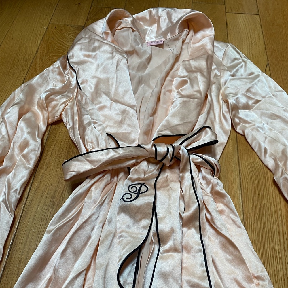 Agent Provacateur Pink Silk Robe - Picture 4 of 6